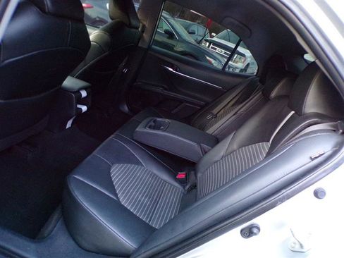 Used 2021 Toyota Camry SE w/ Convenience Package image 26
