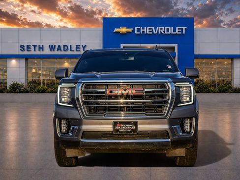 Used 2022 GMC Yukon SLT w/ SLT Premium Package AWD/4WD image 2