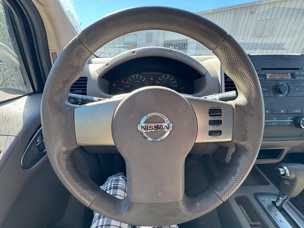 Used 2009 Nissan Frontier SE w/ SE Value Truck Pkg RWD image 16