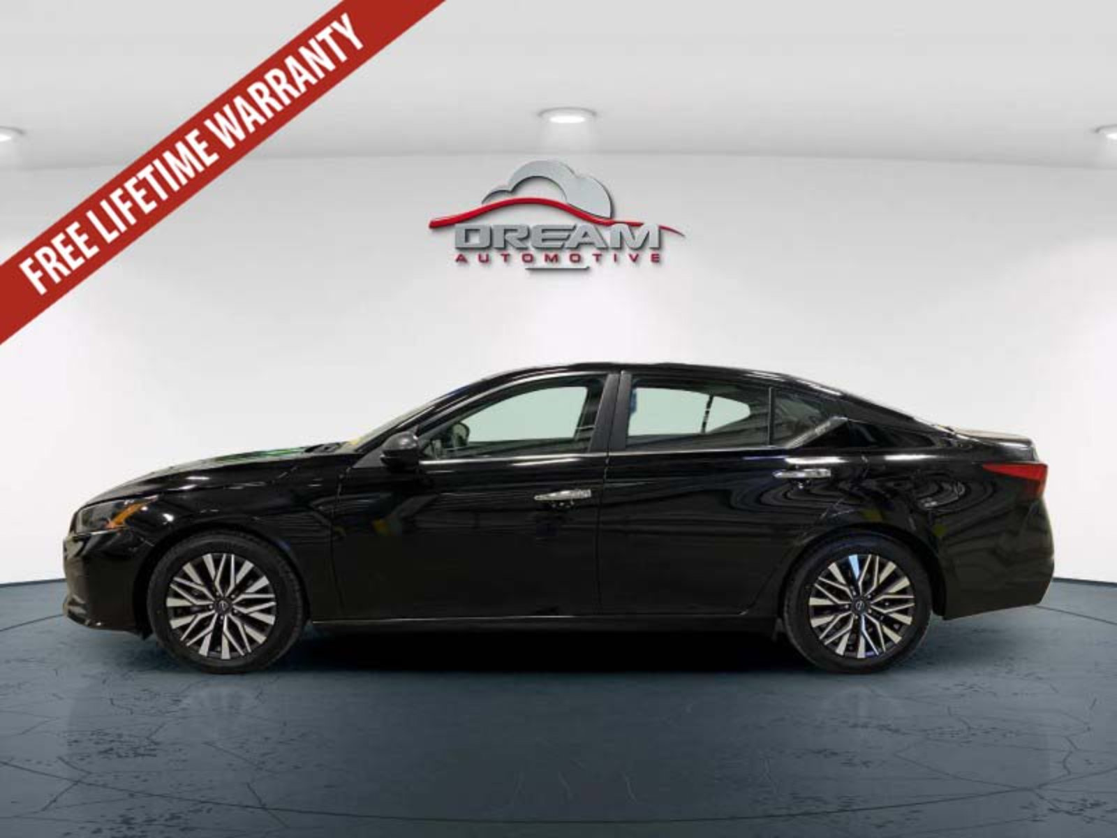 Used 2025 Nissan Altima 2.5 SV FWD image 17