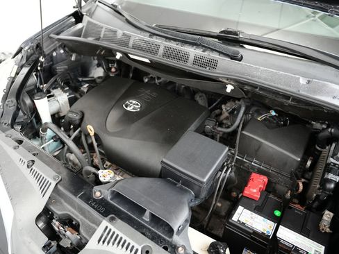 Used 2018 Toyota Sienna Limited Premium image 58