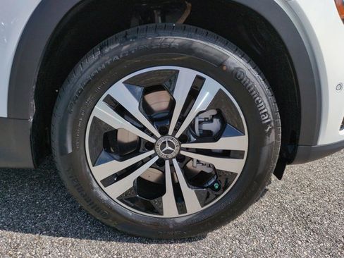 Used 2025 Mercedes-Benz GLB 250 image 11