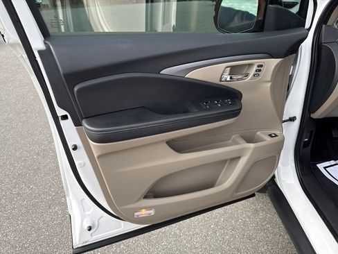 Used 2023 Honda Ridgeline RTL-E image 22