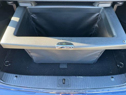 Used 2016 Mercedes-Benz E 350 4MATIC Sedan image 12