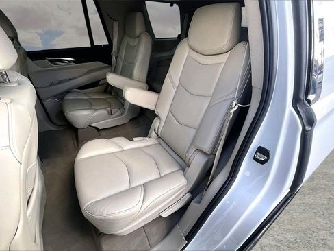 Used 2018 Cadillac Escalade Luxury image 22