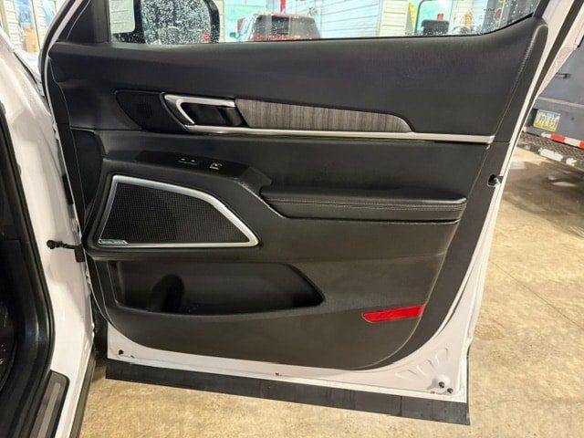 Used 2025 Kia Telluride SX AWD/4WD image 7