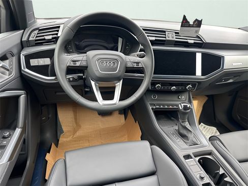 New 2025 Audi Q3 2.0T Premium image 29