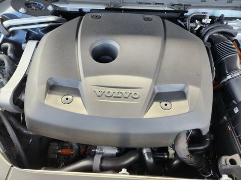 New 2026 Volvo XC90 T8 Plus w/ Protection Package Premier image 19