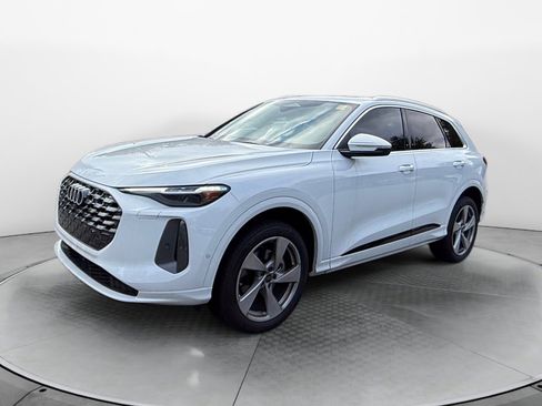 New 2025 Audi Q5 Premium Plus image 3