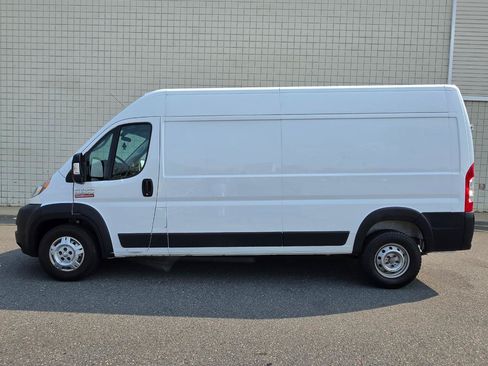 Used 2020 RAM ProMaster 2500 w/ Premium Appearance Group FWD image 4