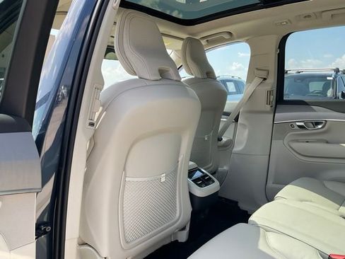 Certified 2025 Volvo XC90 B5 Core AWD/4WD image 11