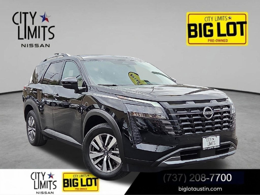 Used 2026 Nissan Pathfinder SL FWD image 1