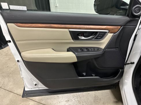Used 2020 Honda CR-V Touring image 14