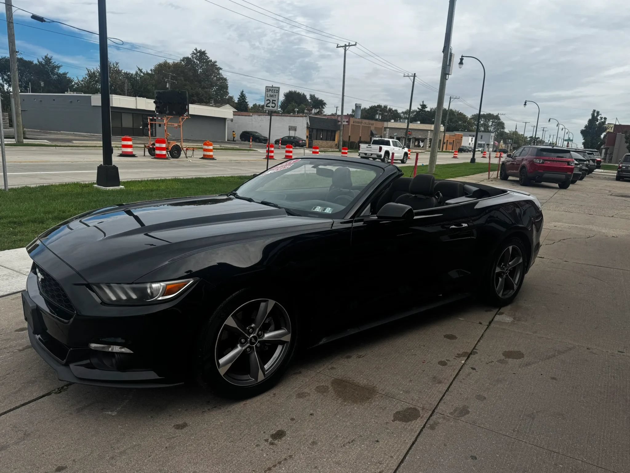 Used 2015 Ford Mustang Convertible w/ Equipment Group 051A RWD image 18