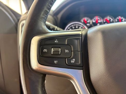 Used 2022 Chevrolet Silverado 1500 LT AWD/4WD image 4