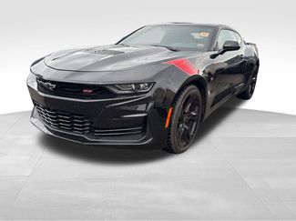 Used 2021 Chevrolet Camaro SS video 2