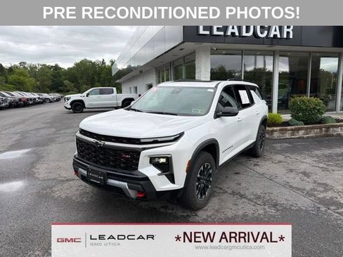Used 2025 Chevrolet Traverse Z71 w/ LPO, Floor Liner Package AWD/4WD image 1