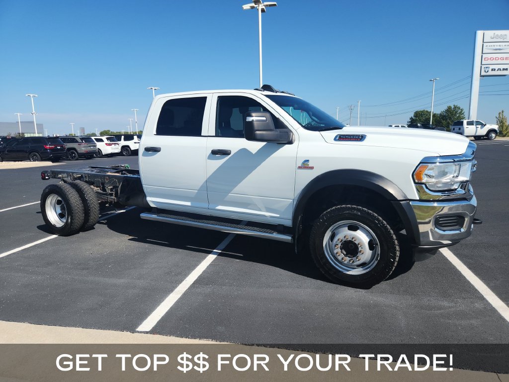 Used 2024 RAM 5500 Tradesman w/ Chrome Appearance Group AWD/4WD image 2