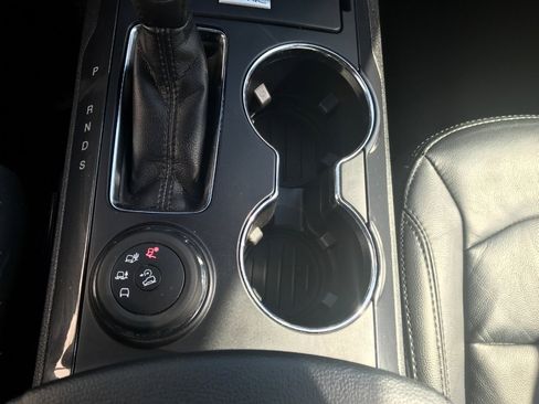 Used 2018 Ford Explorer XLT w/ Equipment Group 202A image 21