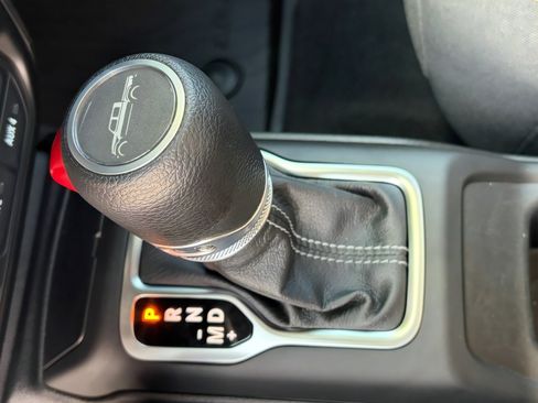 Used 2025 Jeep Gladiator Willys image 27