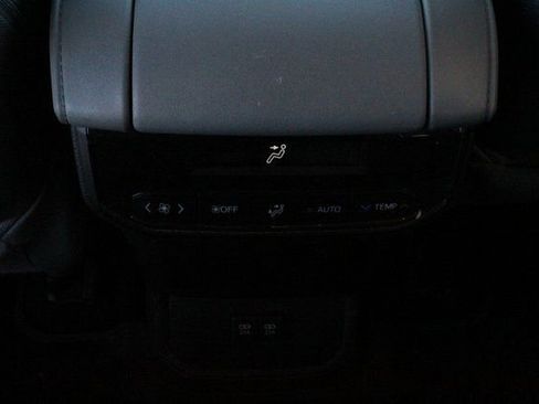 Used 2021 Toyota Highlander LE image 15