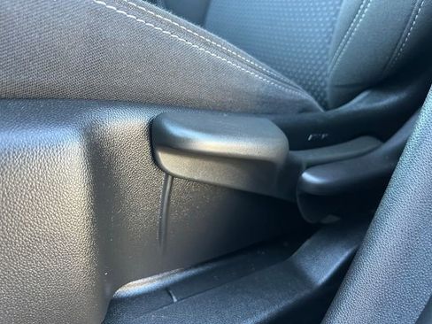 Used 2024 GMC Terrain SLE image 20