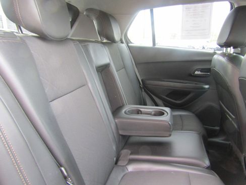 Used 2022 Chevrolet Trax LT w/ Sport Edition AWD/4WD image 22