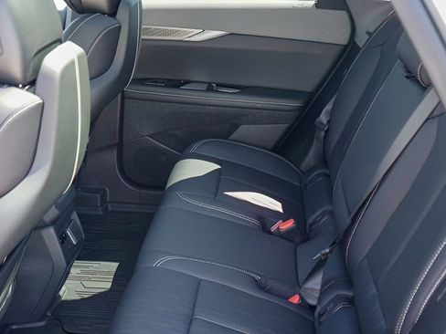 New 2026 Cadillac Optiq Luxury 2 image 20