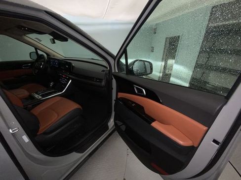 Used 2024 Kia Carnival SX FWD image 25
