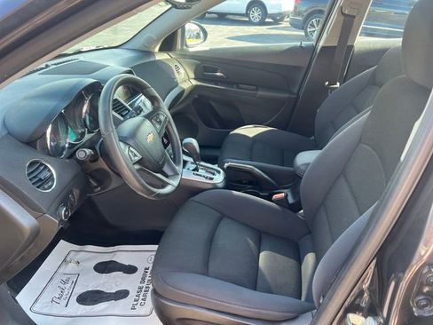 Used 2016 Chevrolet Cruze LT image 16