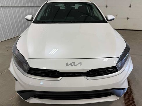 Used 2023 Kia Forte LXS w/ LXS Technology Package FWD image 3