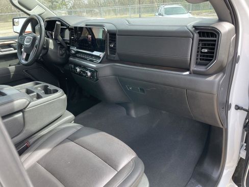 Used 2025 GMC Sierra 1500 SLT image 50