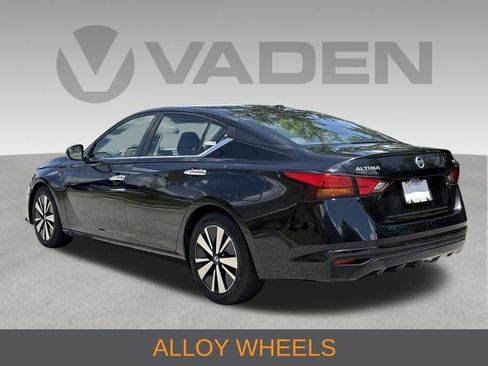 Used 2022 Nissan Altima 2.5 SV FWD image 9