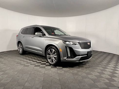 Used 2025 Cadillac XT6 Premium Luxury image 10