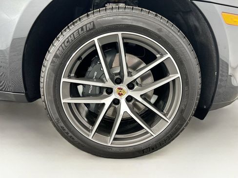 Used 2026 Porsche Macan AWD/4WD image 33