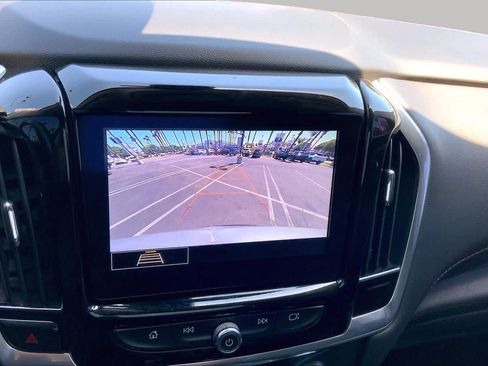 Used 2021 Chevrolet Traverse LT FWD image 25