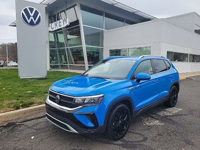 Certified 2023 Volkswagen Taos SE w/ Panoramic Sunroof Package