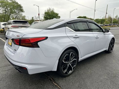 Used 2024 Nissan Altima 2.5 SR w/ SR Premium Package AWD/4WD image 5