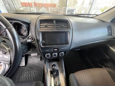 Used 2019 Mitsubishi Outlander Sport SE FWD image 7