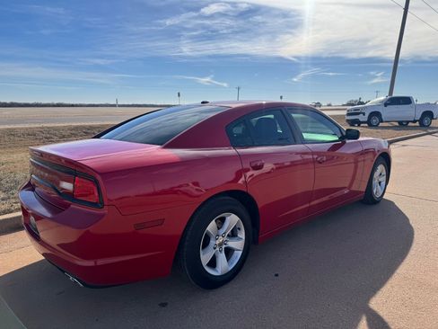 Used 2012 Dodge Charger SE w/ Connectivity Group image 3