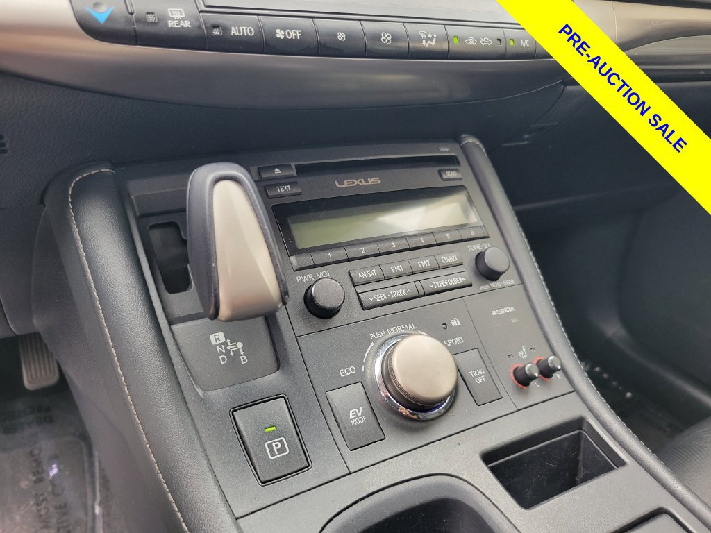 Used 2017 Lexus CT 200h w/ Seat Comfort Package FWD image 28
