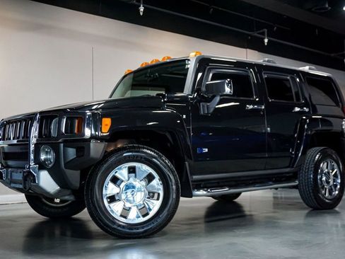 Used 2008 HUMMER H3 image 1