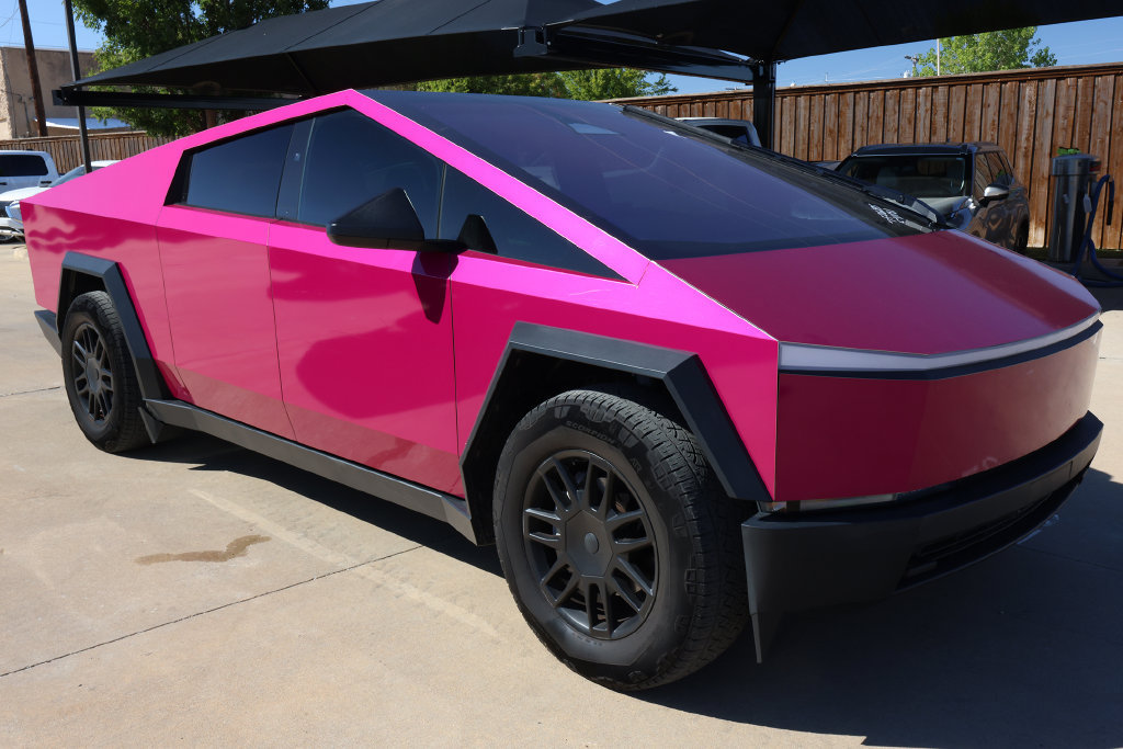 Used 2024 Tesla Cybertruck AWD Crew Cab image 3