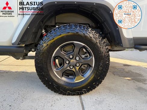 Used 2022 Jeep Gladiator Rubicon w/ Trailer Tow Package AWD/4WD image 16
