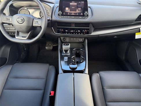 New 2026 Nissan Rogue SV image 10