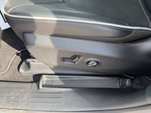 Used 2023 Chrysler Pacifica Limited w/ S Appearance Package image 19