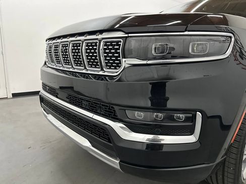 Used 2024 Jeep Grand Wagoneer Series III AWD/4WD image 26