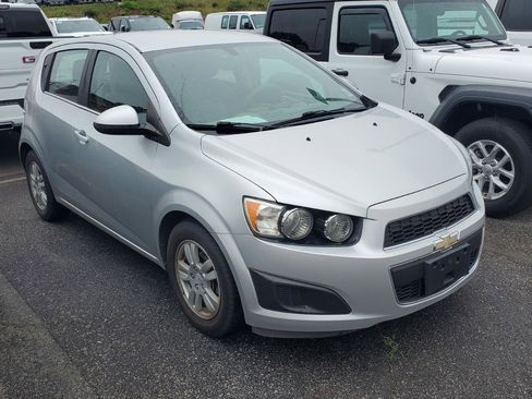 Used 2014 Chevrolet Sonic LT FWD image 2