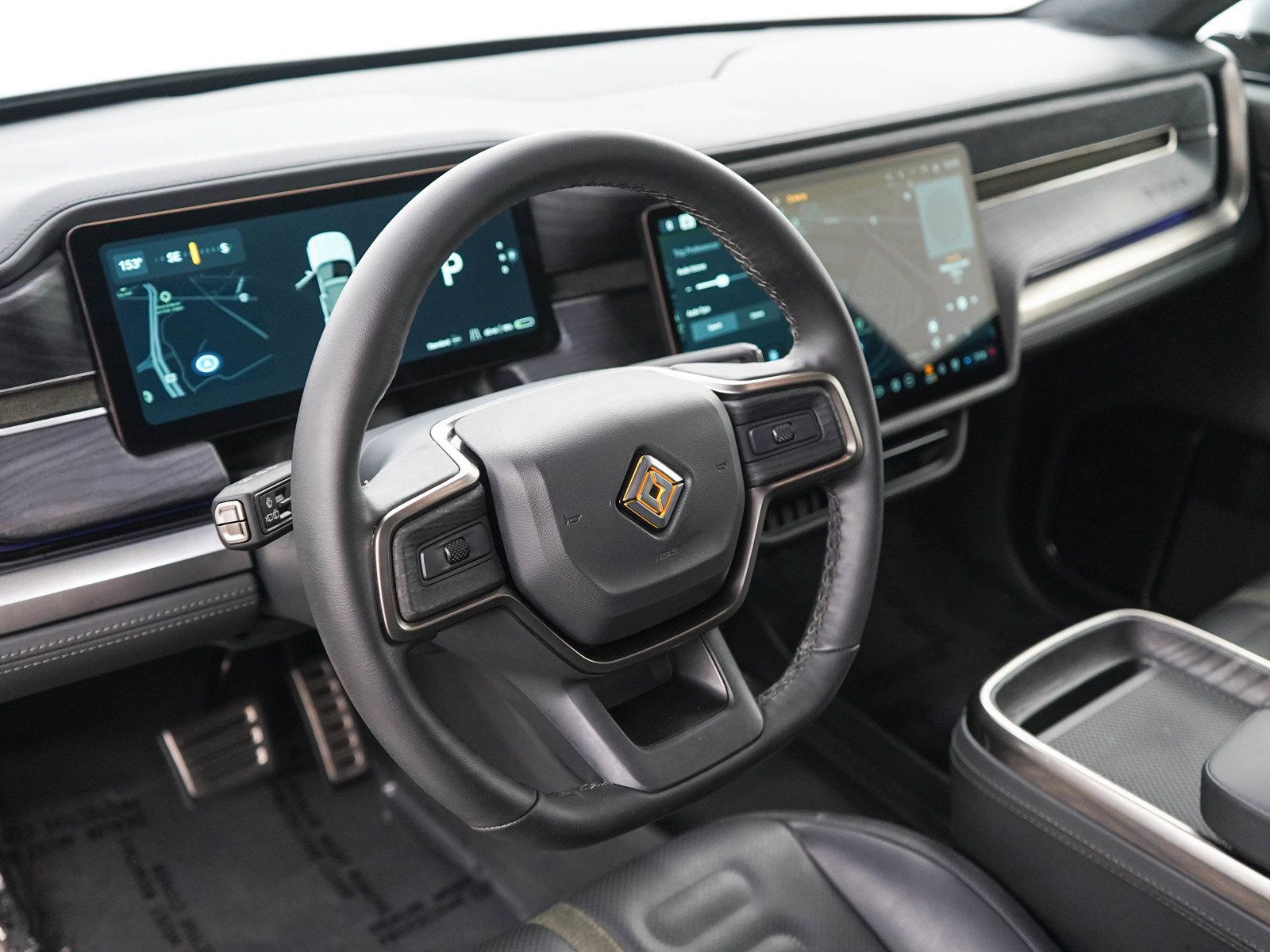Used 2024 Rivian R1S Adventure Dual AWD/4WD image 22