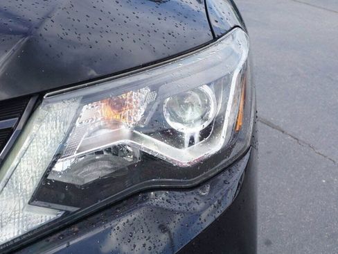 Used 2020 Nissan Pathfinder Platinum image 11